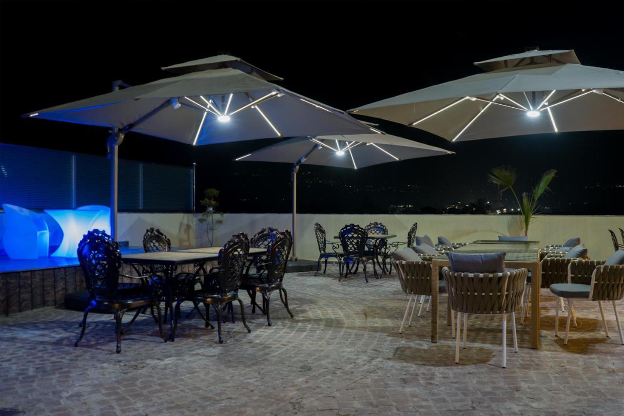 Clarks Inn Suites Kangra Eksteriør bilde