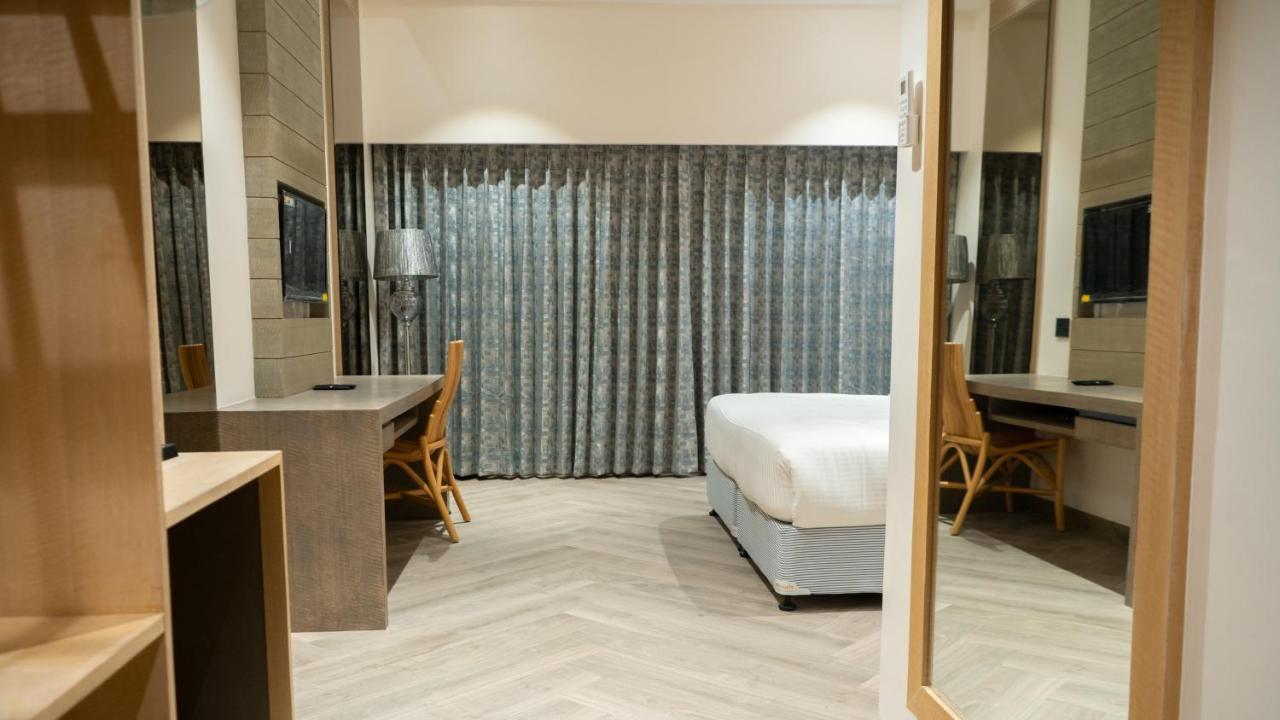 Clarks Inn Suites Kangra Eksteriør bilde