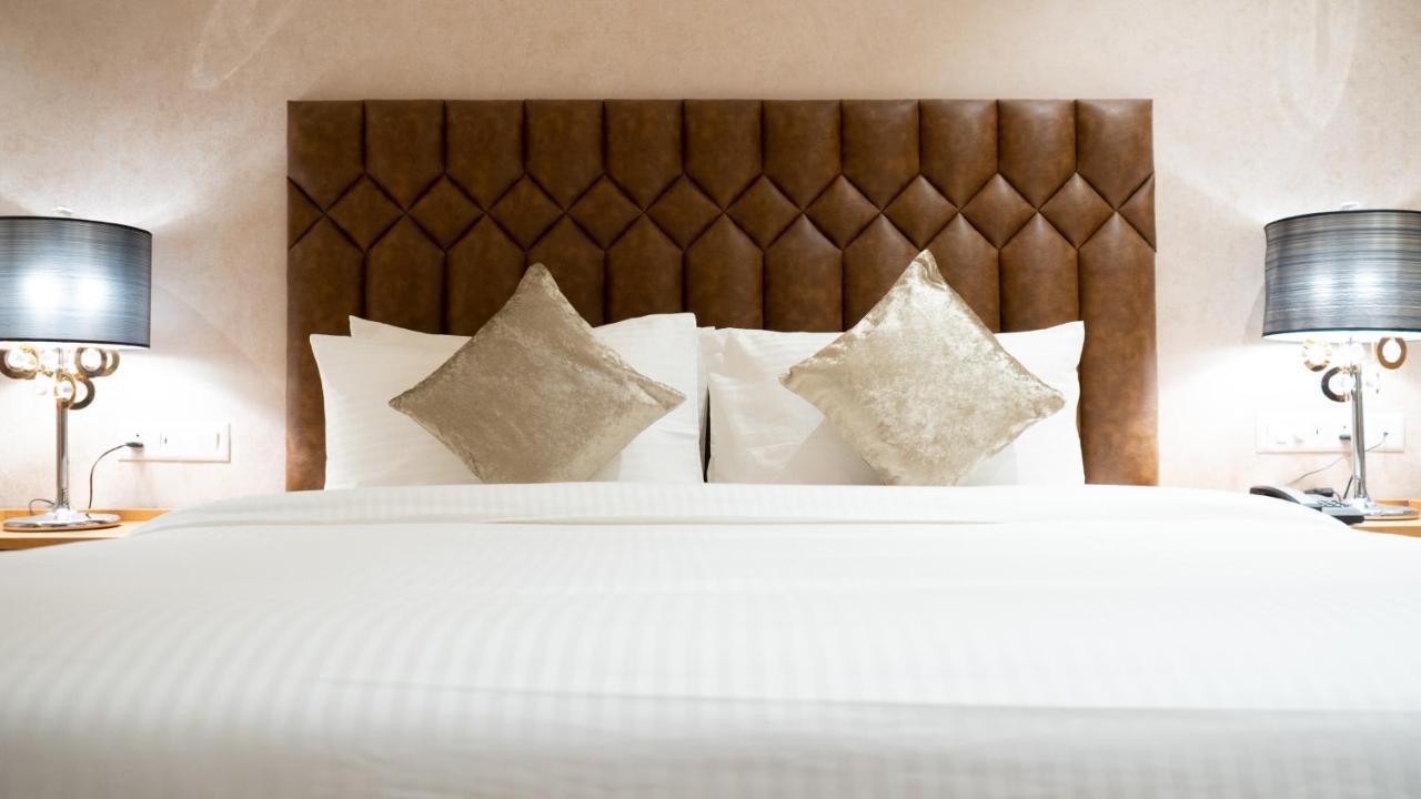 Clarks Inn Suites Kangra Eksteriør bilde