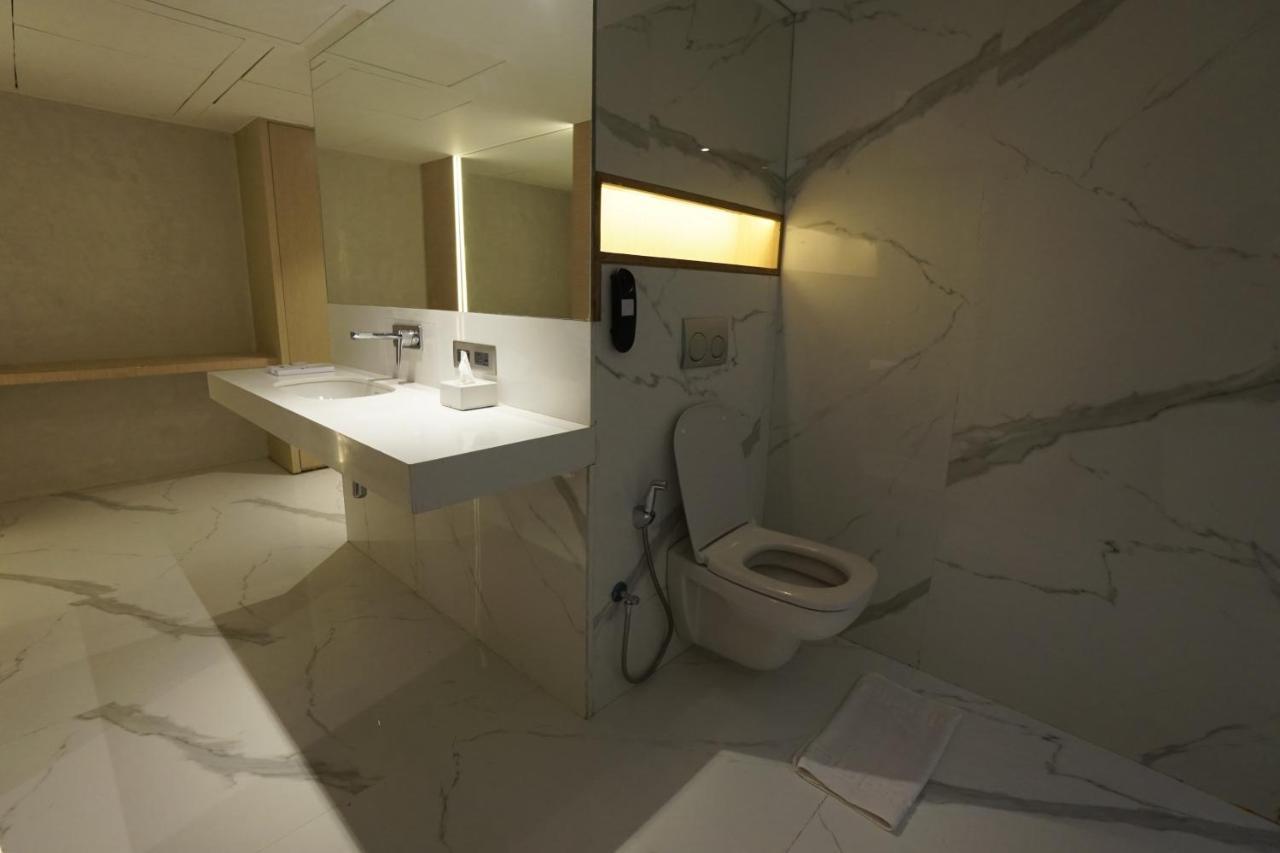 Clarks Inn Suites Kangra Eksteriør bilde
